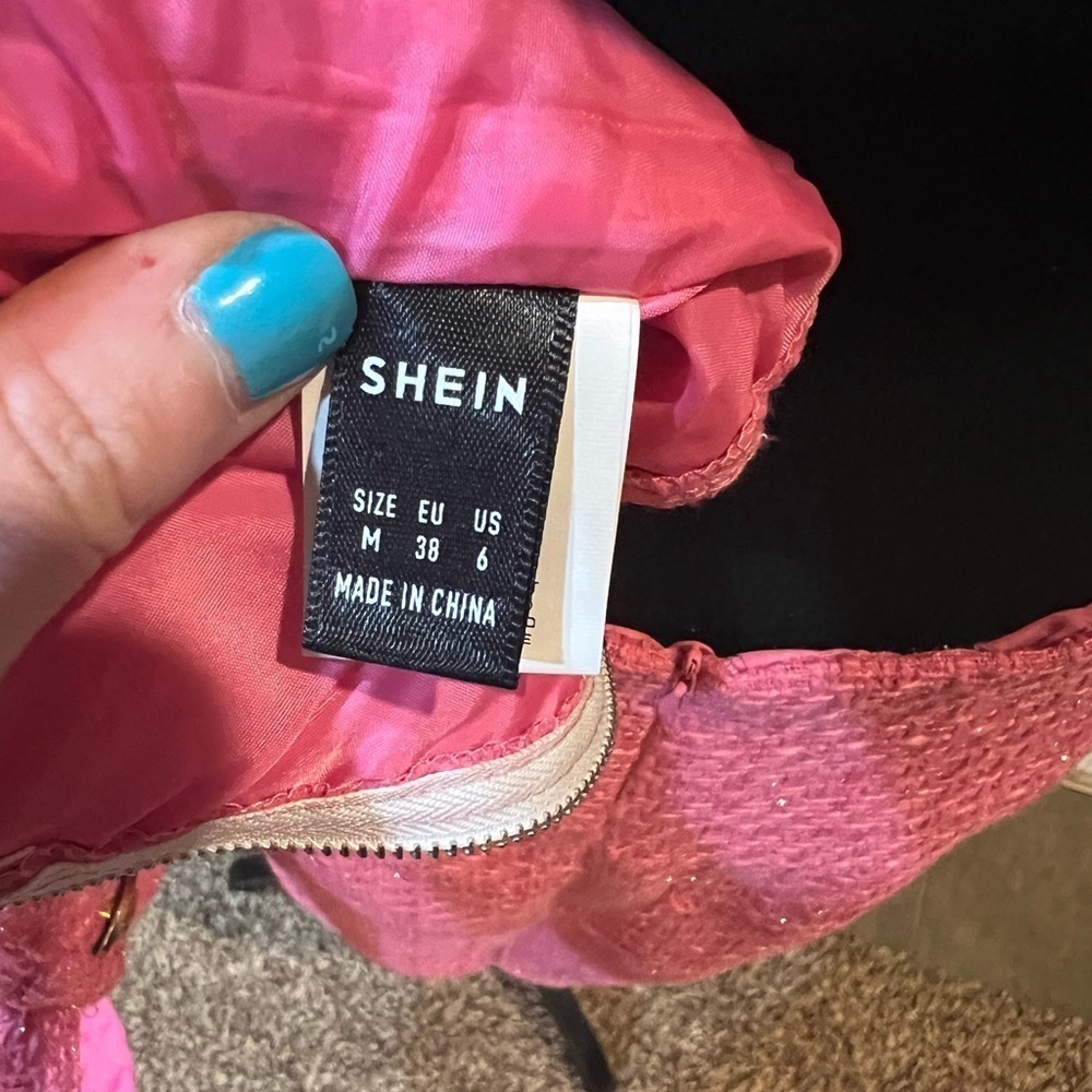 Pink tweed SHEIN two piece skirt set. Never worn. Size medium. - Picture 4 of 4